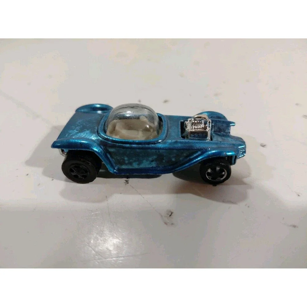 Hot Wheels 1:64 Die Cast Red Line 1968 USA Beatnik Bandit Hot Rod Coupe